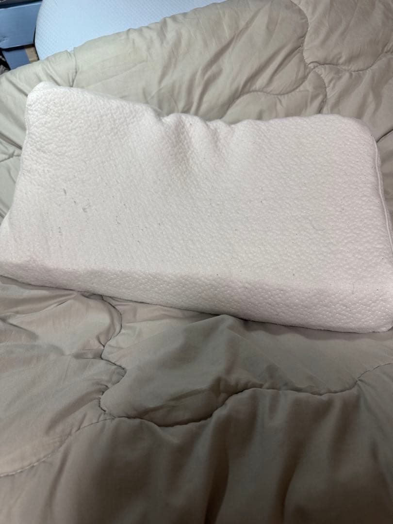 ひつじのいらない枕　極柔ブラックレーベル　最上級モデル カバー付