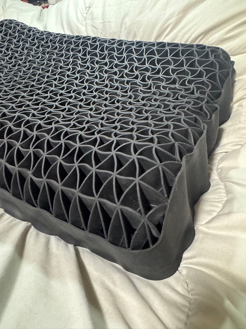 ひつじのいらない枕　極柔ブラックレーベル　最上級モデル カバー付