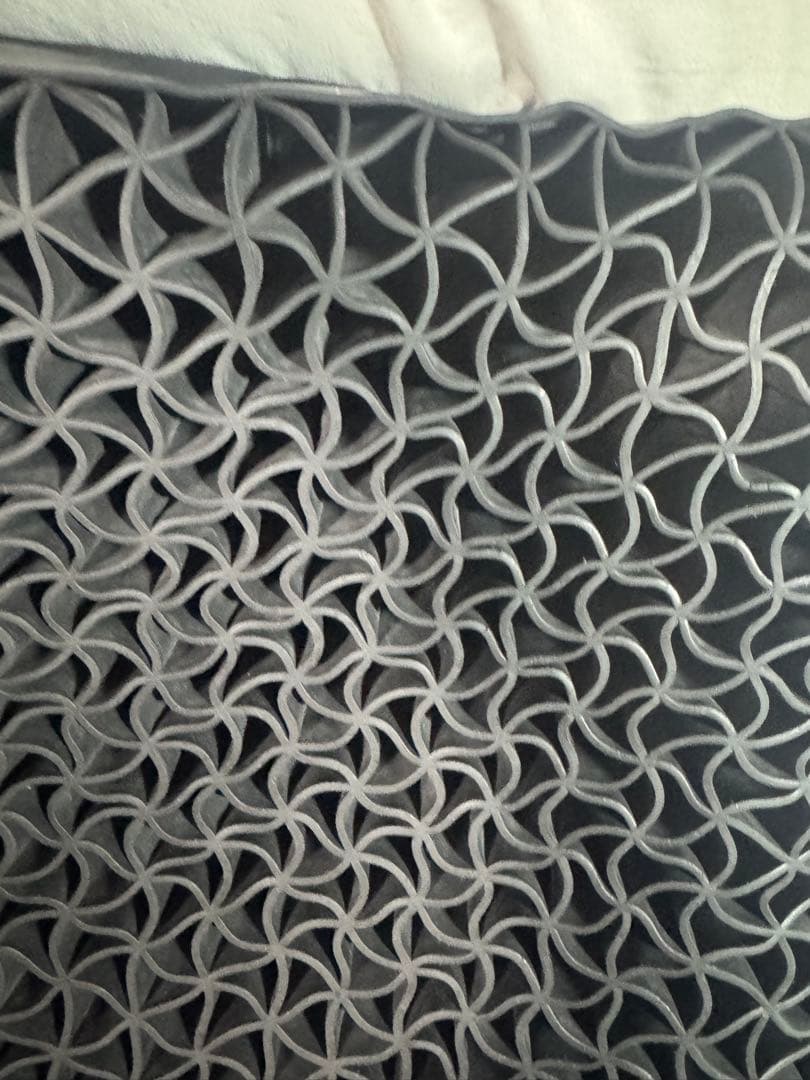 ひつじのいらない枕　極柔ブラックレーベル　最上級モデル カバー付