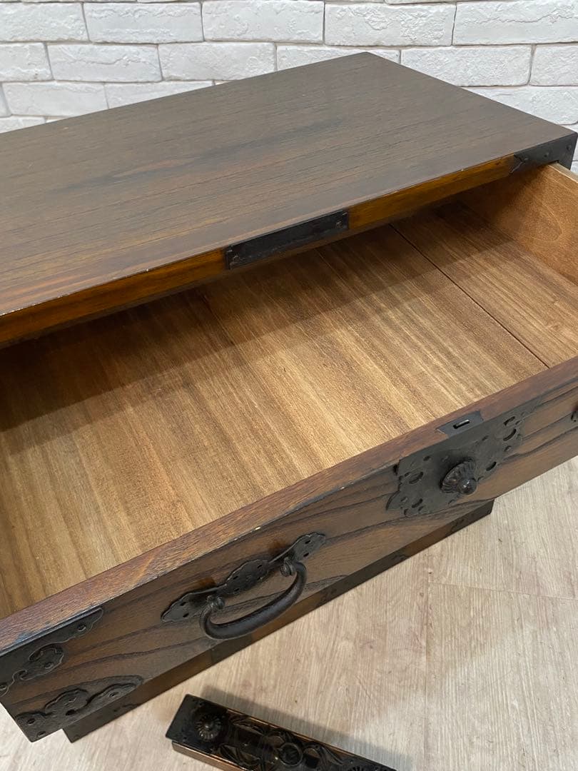 【東京都内23区配送無料】アンティーク　ミニ　箪笥　木製　引き出し　古道具　民芸