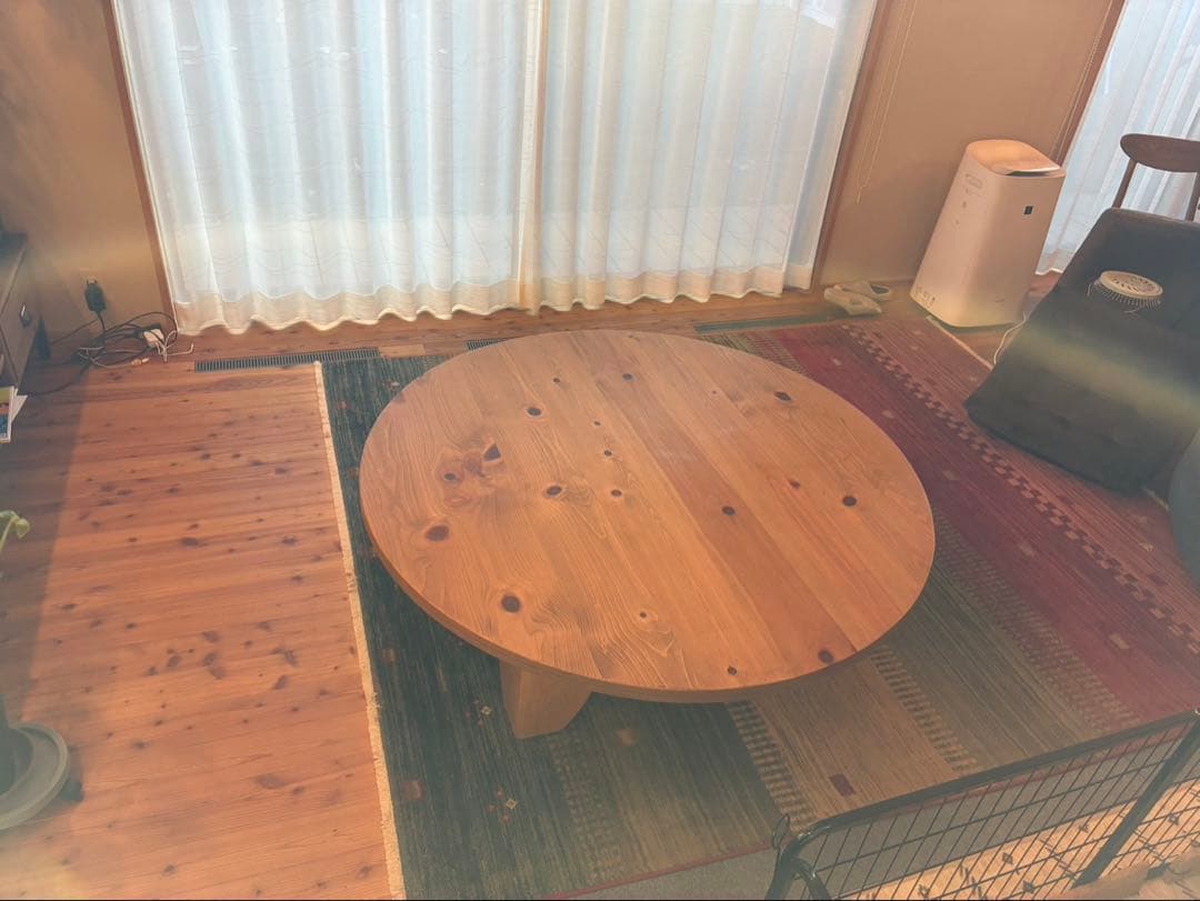 ACTUS テーブル 木製円卓　木目が綺麗　直径140cm