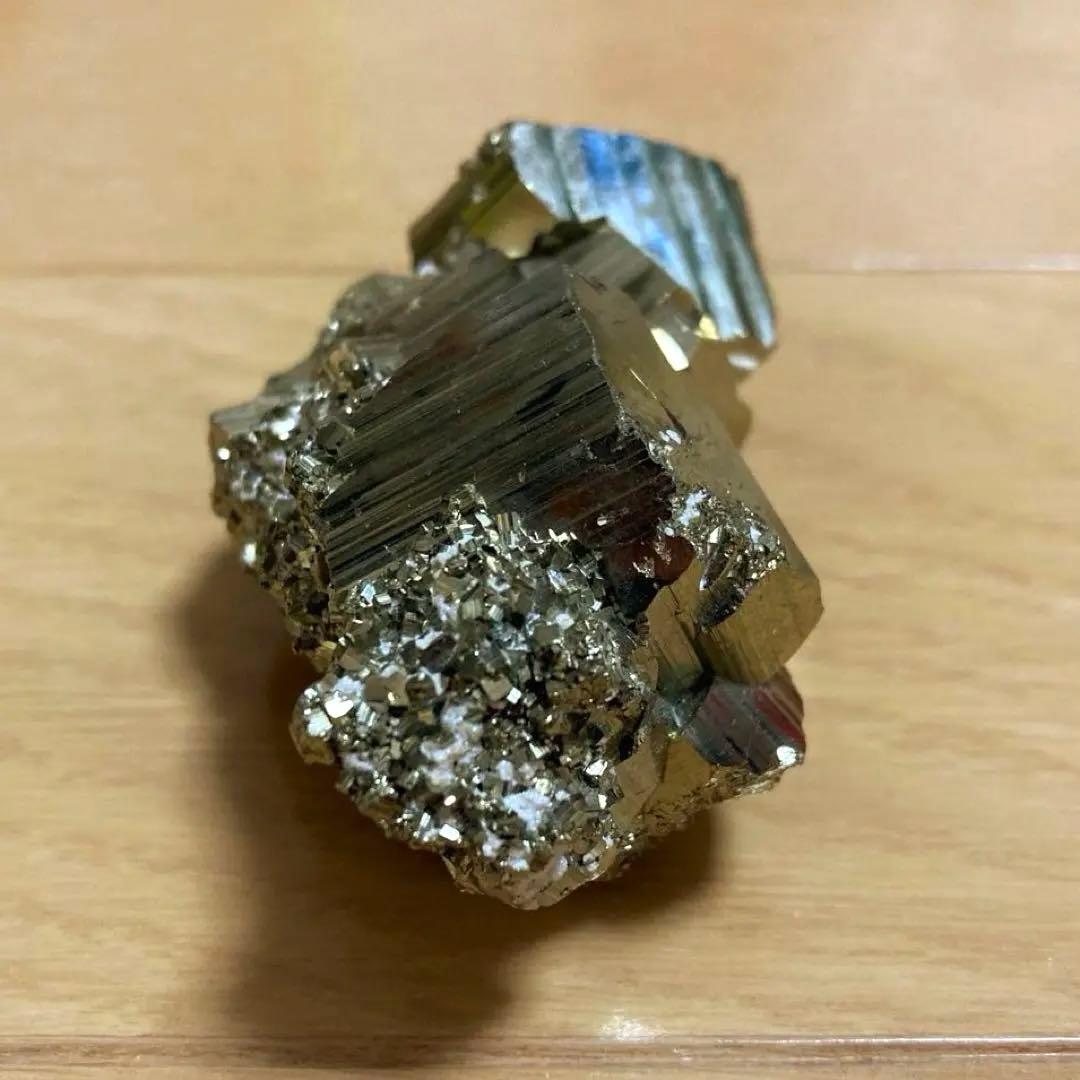 パイライト／ペルー　ラクラカンチャ鉱山産　CUBE型　クラスター原石