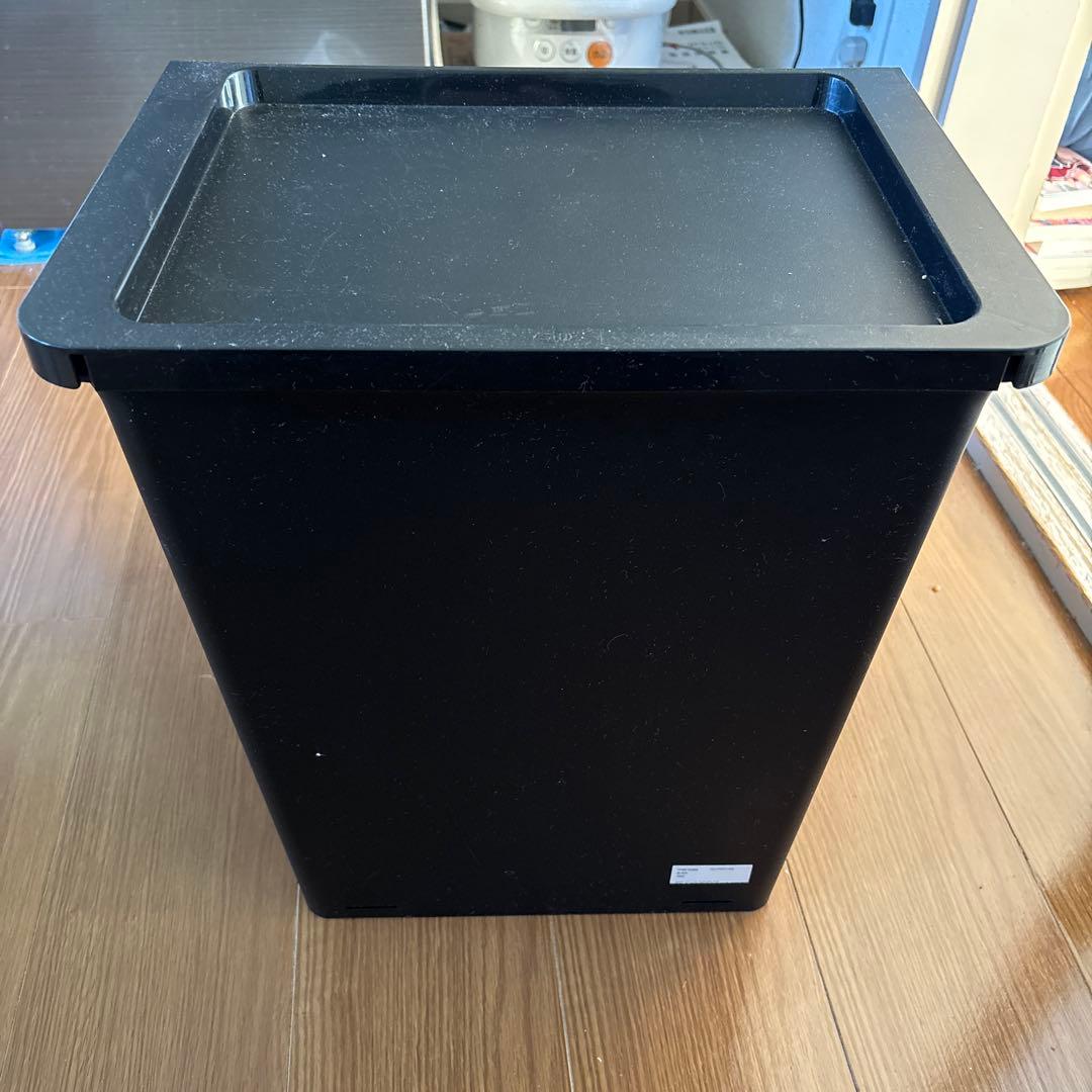 F.C.Real Bristol コンテナ