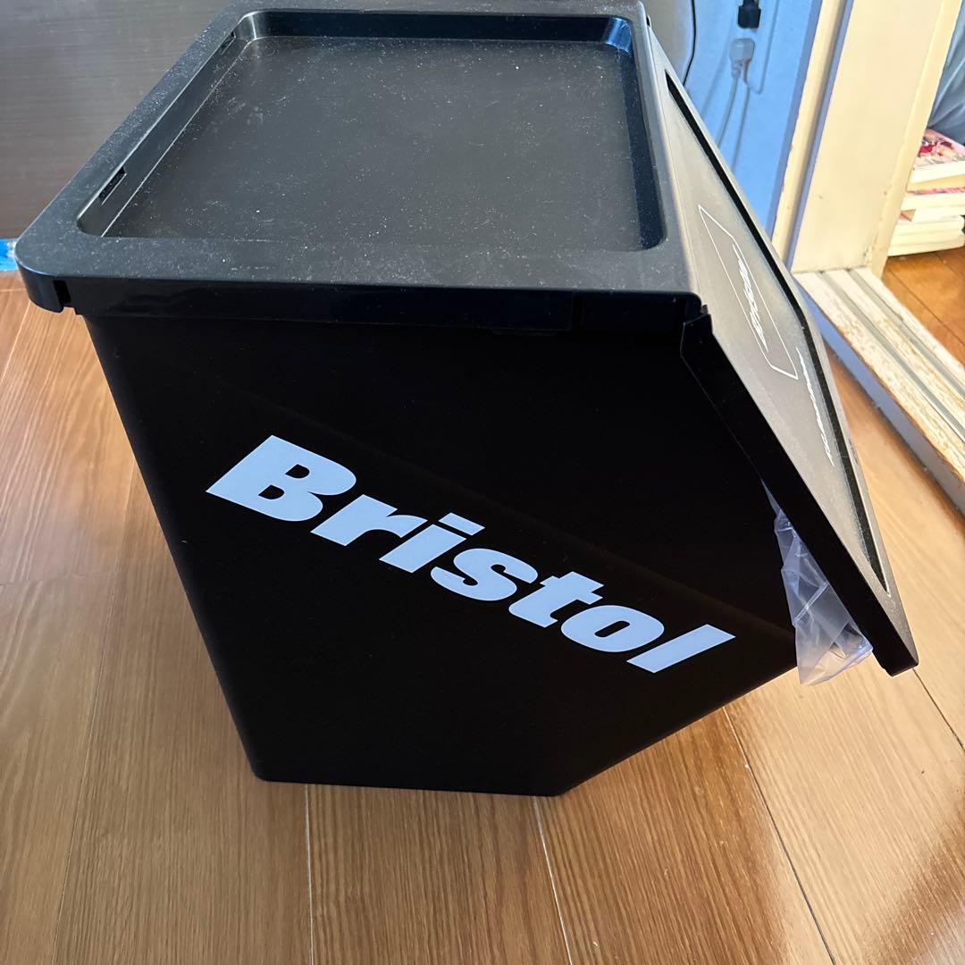 F.C.Real Bristol コンテナ