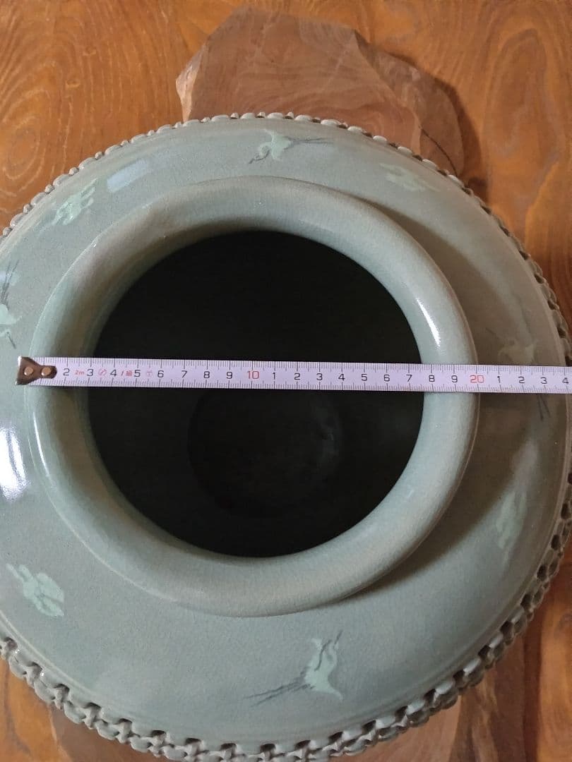 特大高麗青磁 海泉 網目透かし彫二重胴花瓶 壺 置物