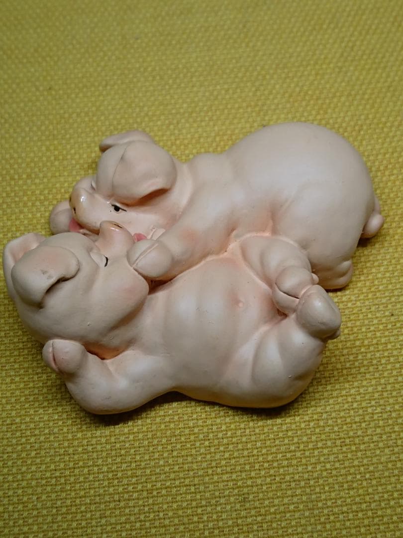 ブタ　豚　人形　彫像　オブジェ　置物　インテリア　工芸品　美術品　A1044