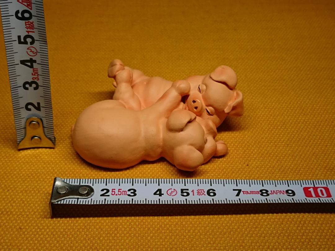 ブタ　豚　人形　彫像　オブジェ　置物　インテリア　工芸品　美術品　A1044