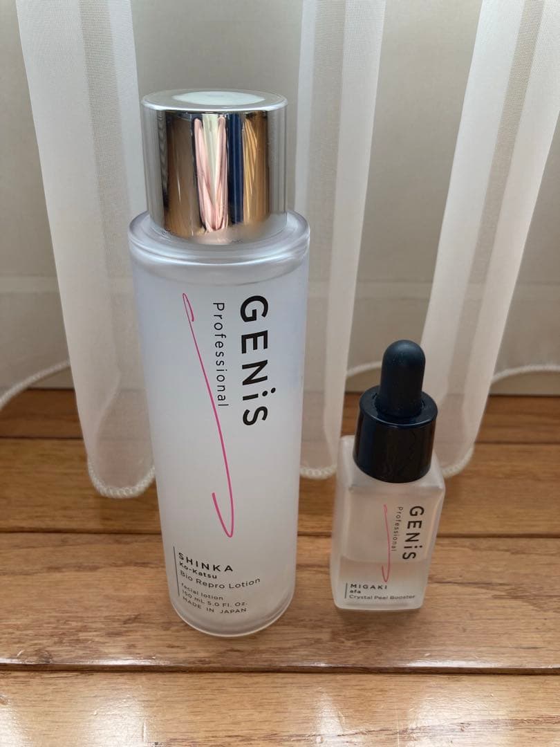❣️❣️❣️GENiS ジェニス 化粧水とクリスタル ピールブースター