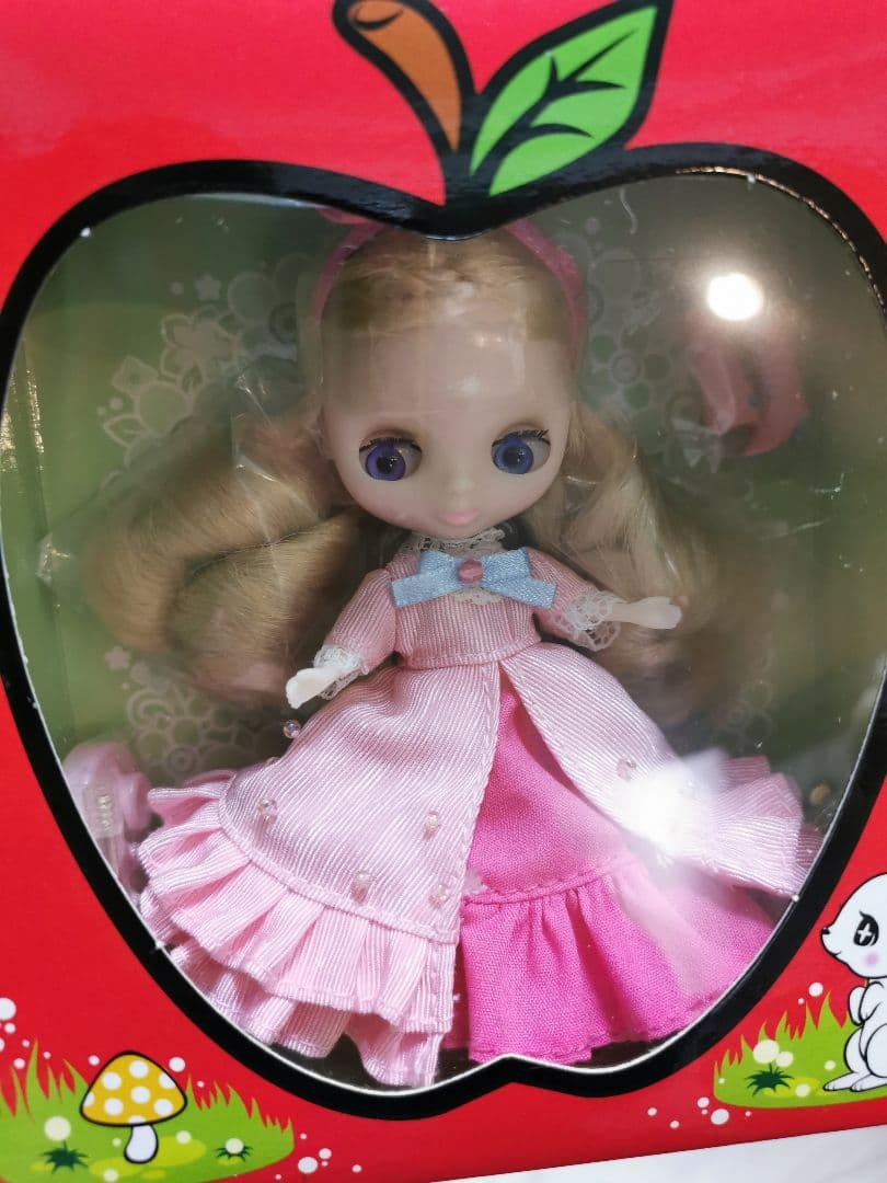 新品未開封☆プチブライス レッドアップル