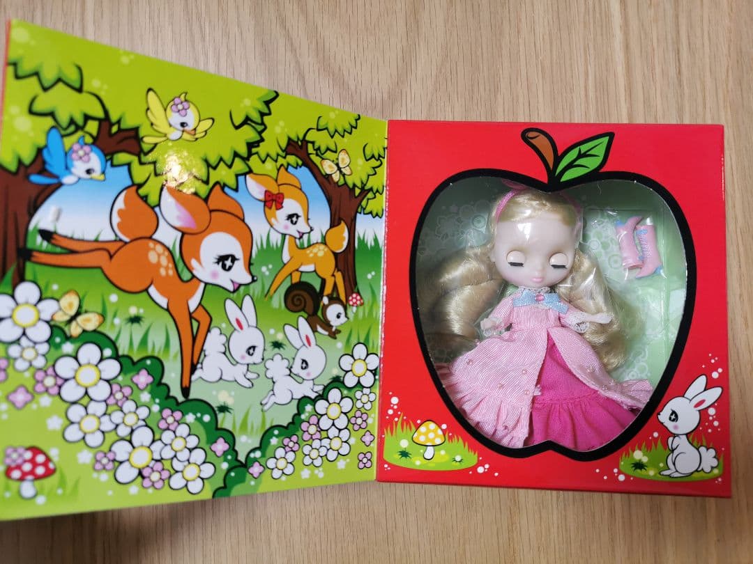 新品未開封☆プチブライス レッドアップル