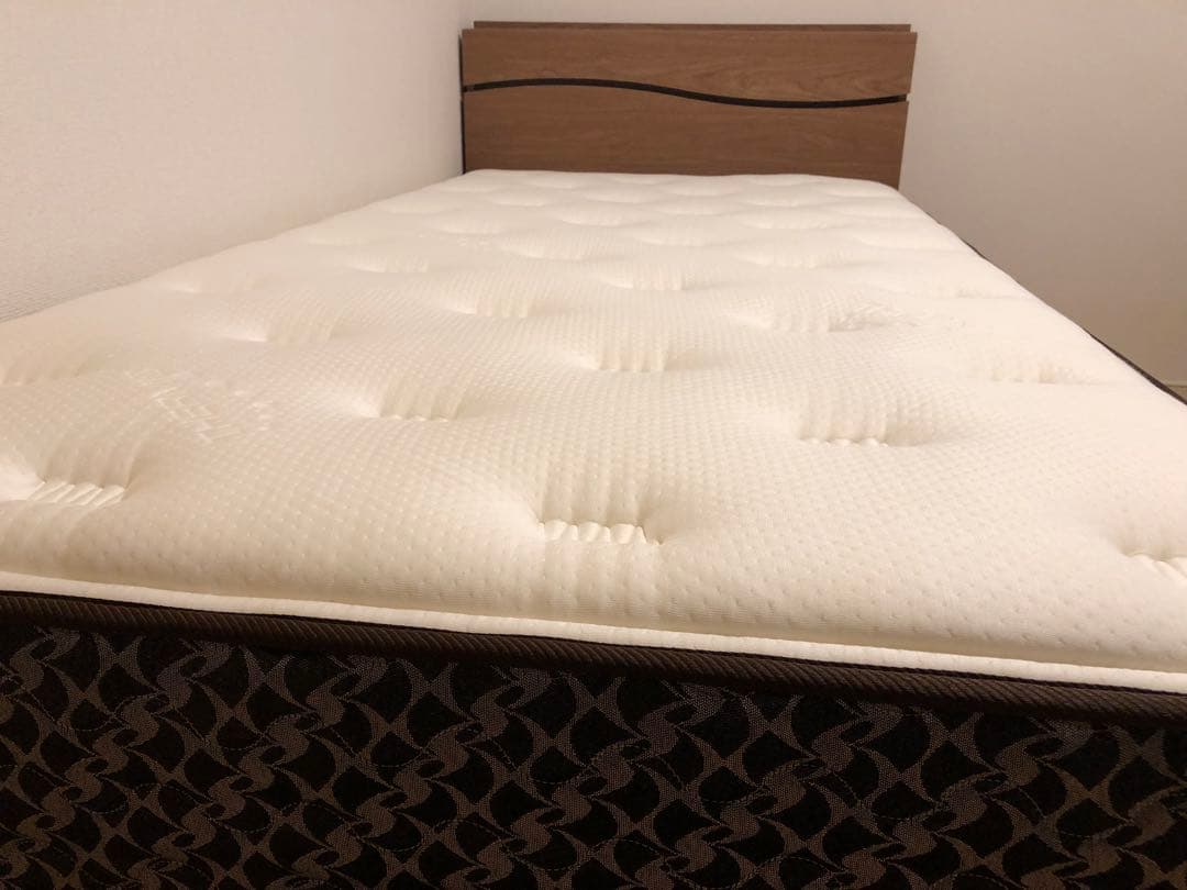 【iii】シーリーマットレス（パワーマッスル）