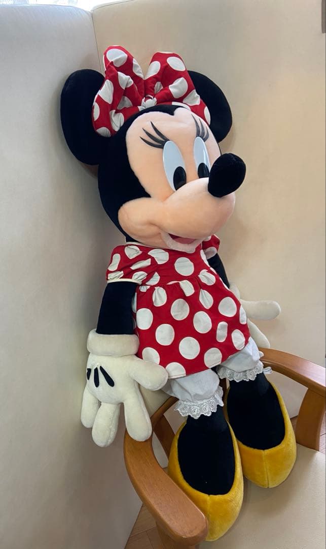 ミニーマウス ぬいぐるみ (身長1m、子どもより大きい) - メルカリ