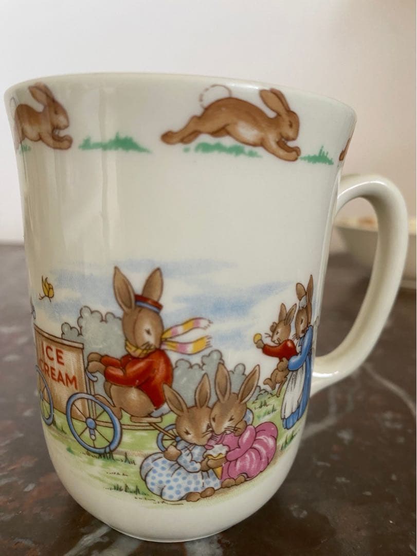 美品.セール中　vintage ロイヤルドルトン Bunnykins