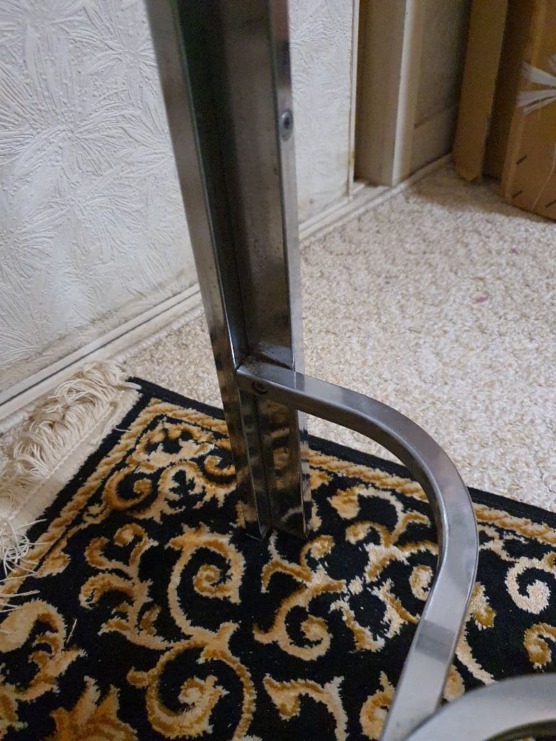 早いもの勝ち!!最終値引き！モダンなガラス製センターテーブル