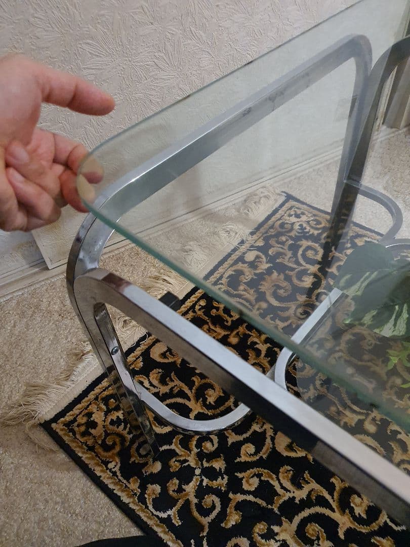 早いもの勝ち!!最終値引き！モダンなガラス製センターテーブル