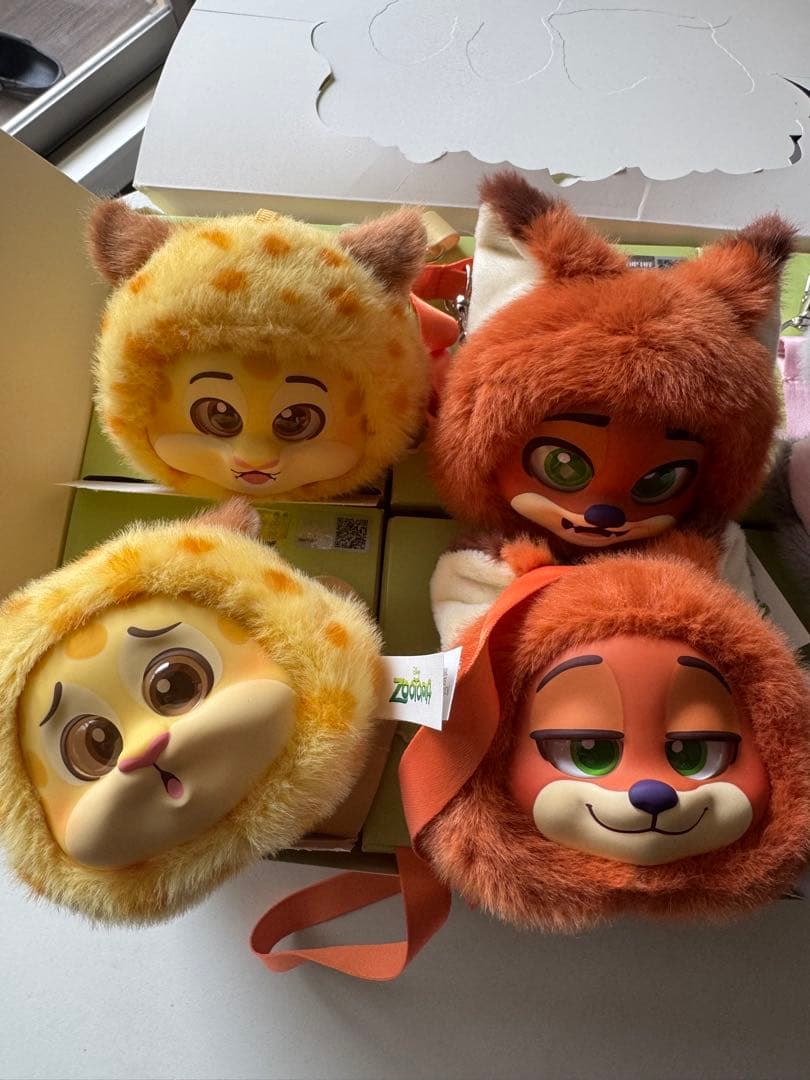 【未使用】toptoy　ズートピア　ぬいぐるみチャーム　スマホショルダー　ケース