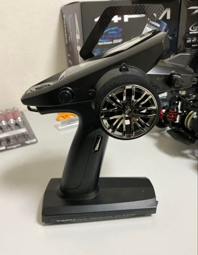 Futaba 4PM PLUS 2.4G ラジオコントロール