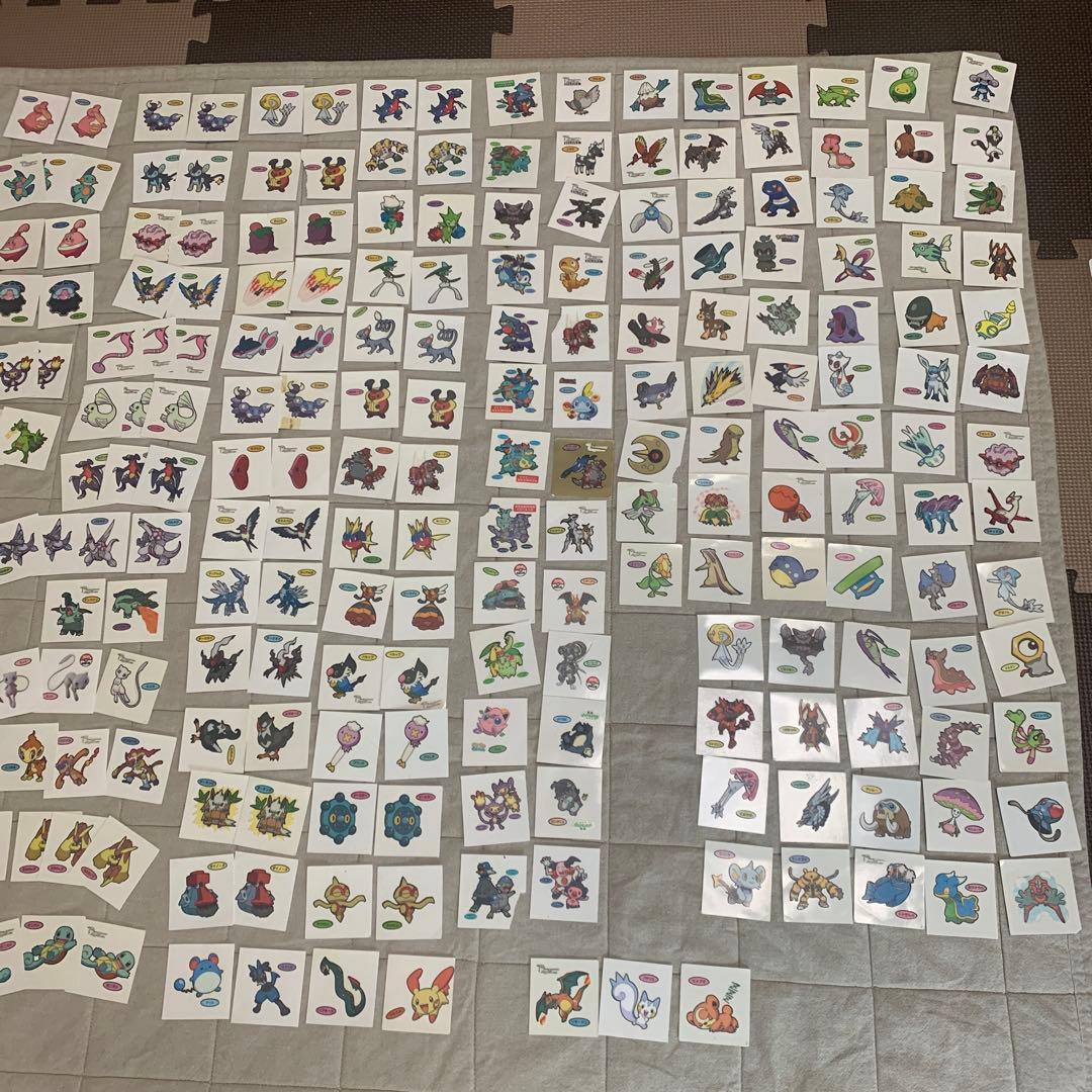 ポケモンパンシール375枚、ホルダー2冊 - メルカリ