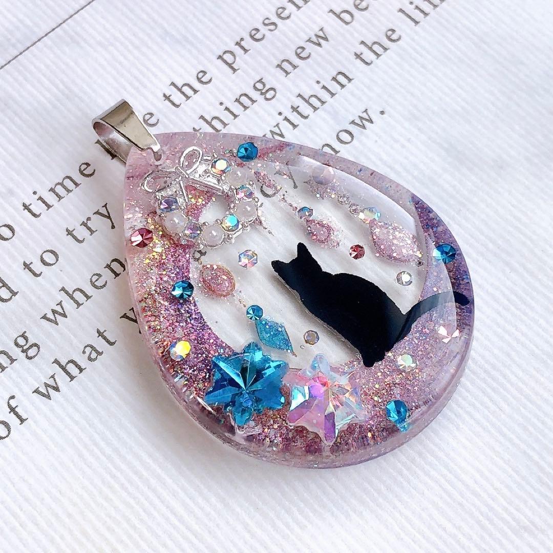 同梱値引100円❤️No.2418 レジン ペンダントトップ 猫 ネコ ねこ ♡