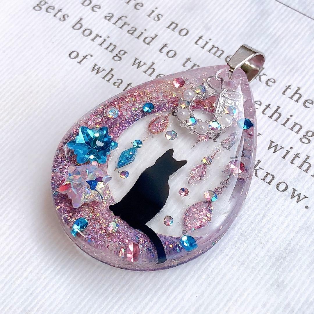 同梱値引100円❤️No.2418 レジン ペンダントトップ 猫 ネコ ねこ ♡