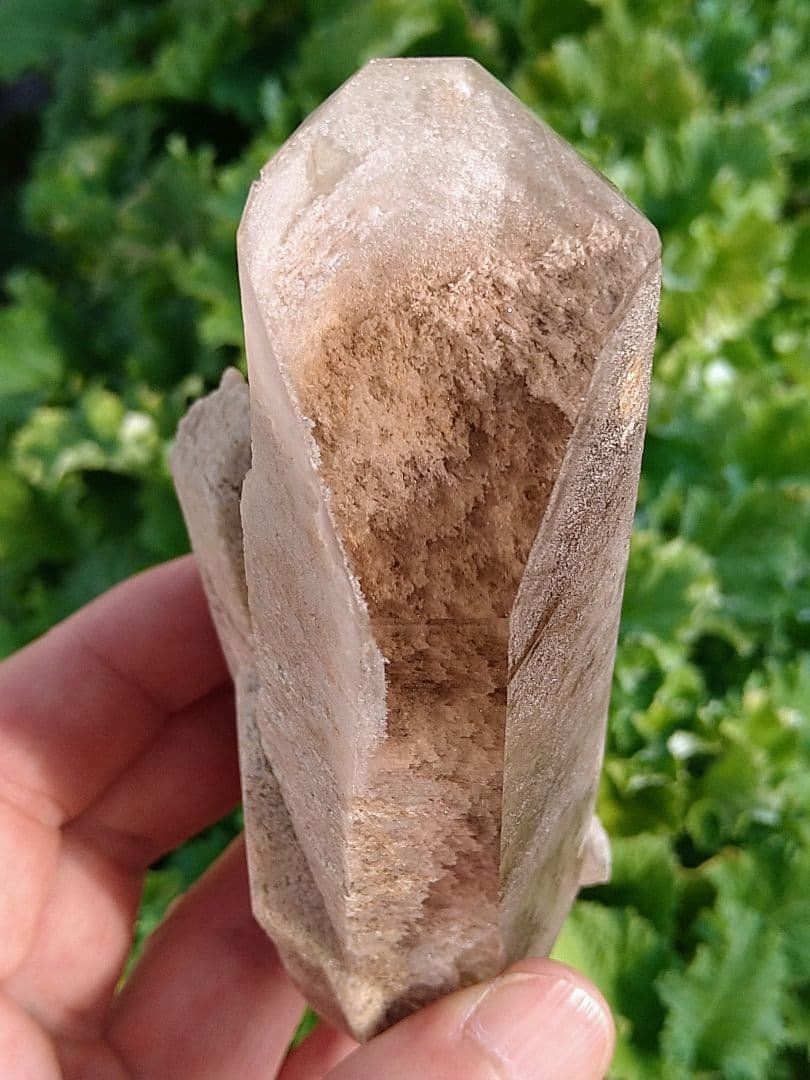 ガーデンクォーツ　原石　Ｖ型ポイント　クラスター　台座付き　水晶