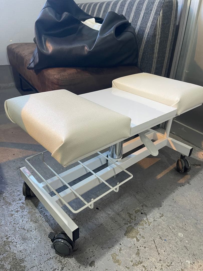 昇降タイプ　フットネイルステージ！