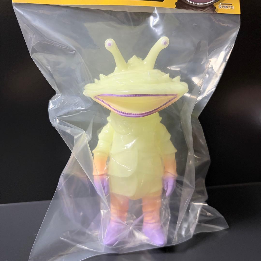 KAIJIN x One up. カネゴン GLOW1 蓄光 ワンフェス - メルカリ