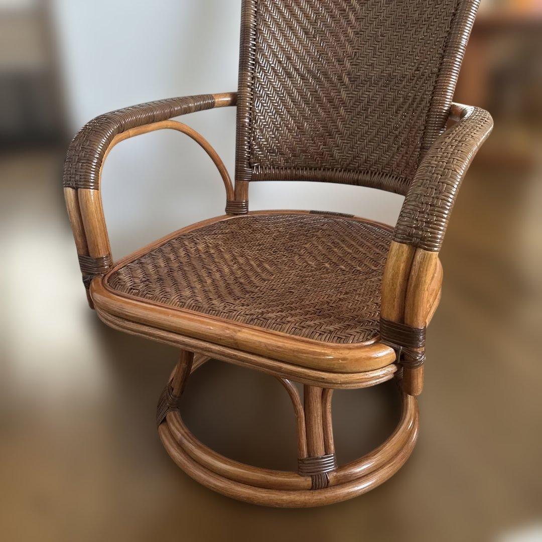 値下kazama 風間 yokohama中古 回転するアーム付籐の椅子ラタン椅子