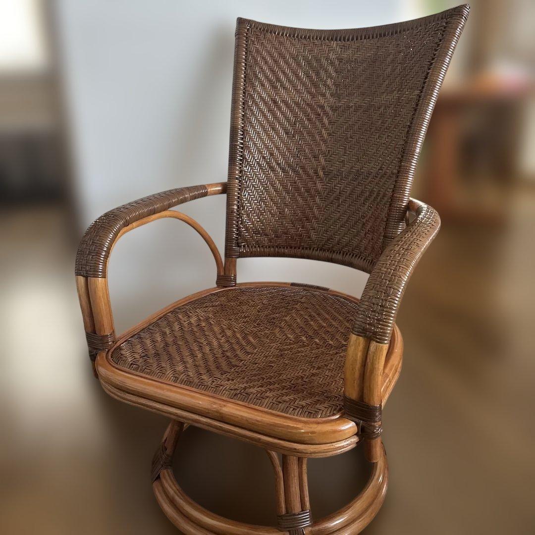 値下kazama 風間 yokohama中古 回転するアーム付籐の椅子ラタン椅子