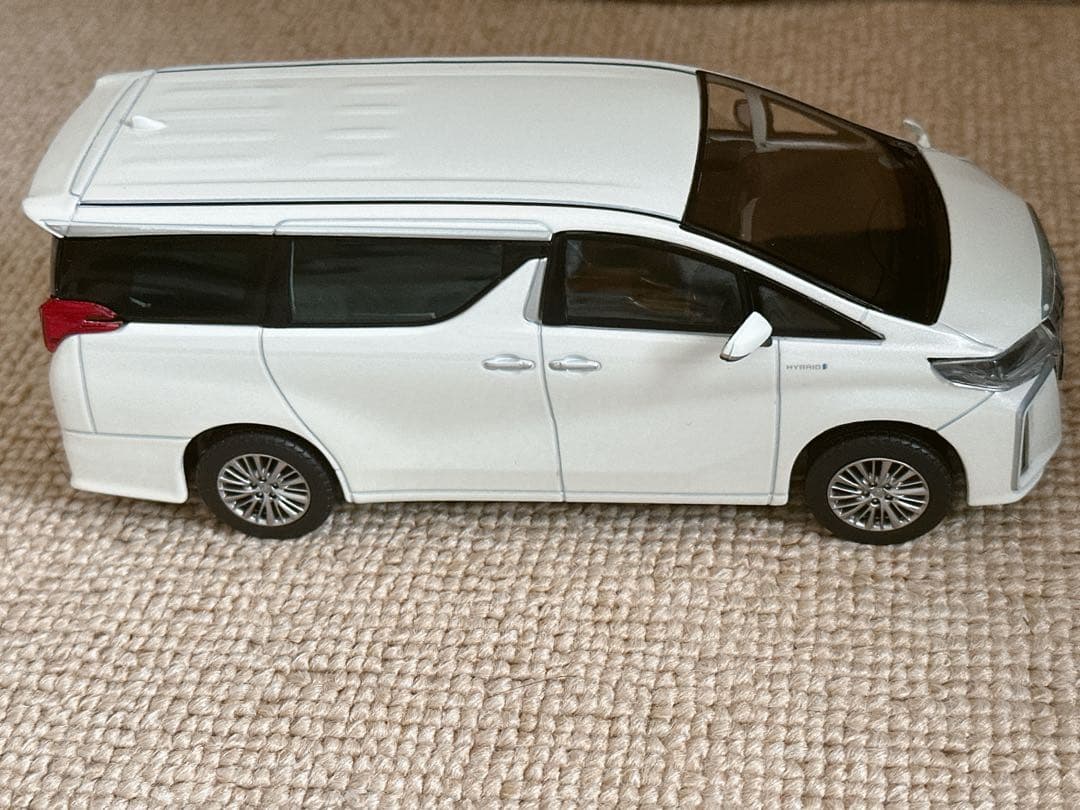 トヨタ　30系　後期　アルファード　ミニカー　ホワイトパールクリスタルシャイン