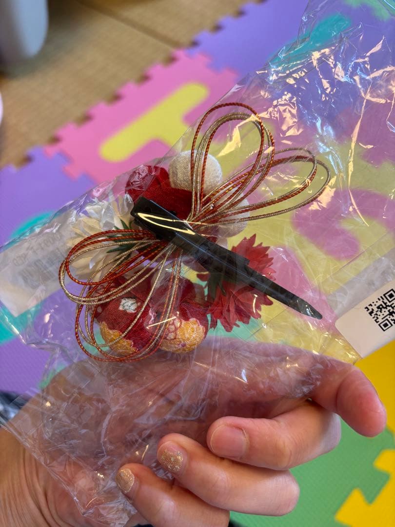 【値下げしました】子供用 七五三 着物 赤白花柄➕髪飾り&靴付