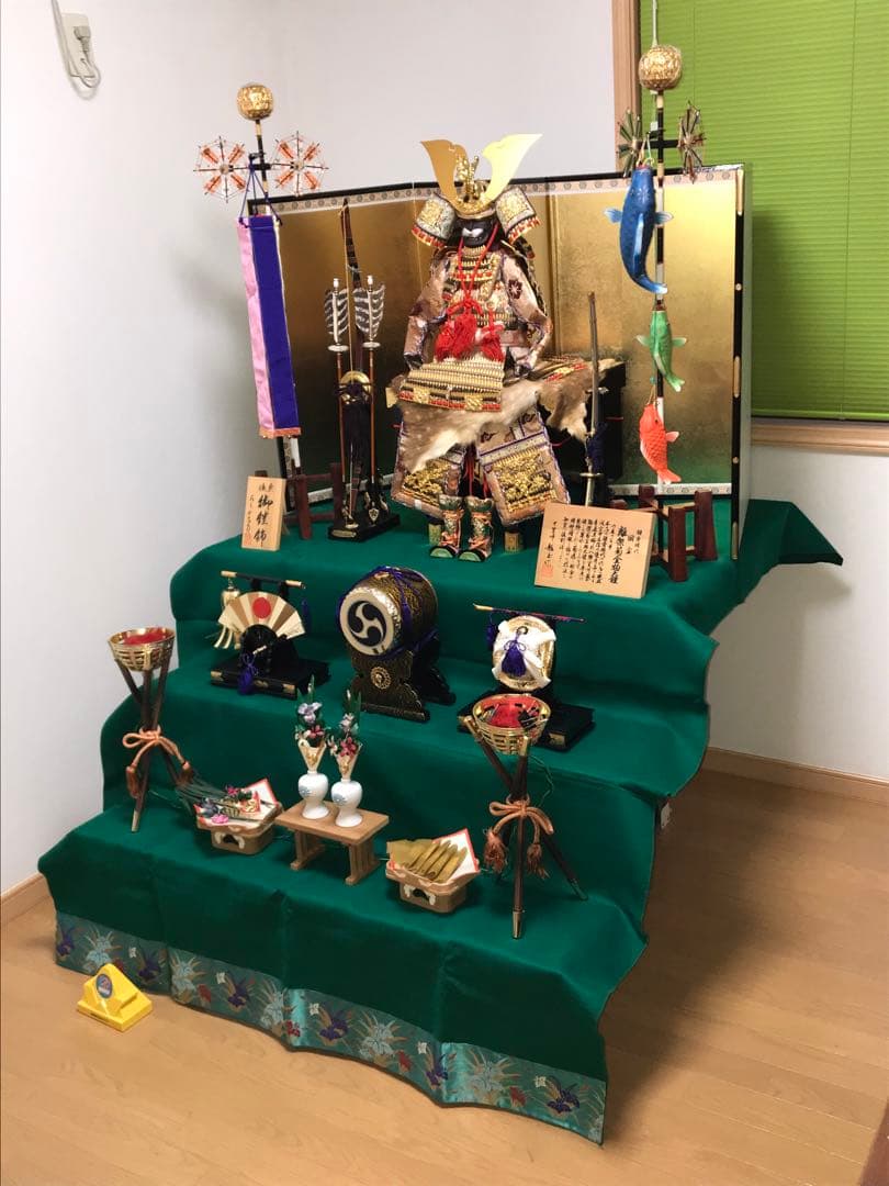 五月人形　鎧，兜　大型3段飾り