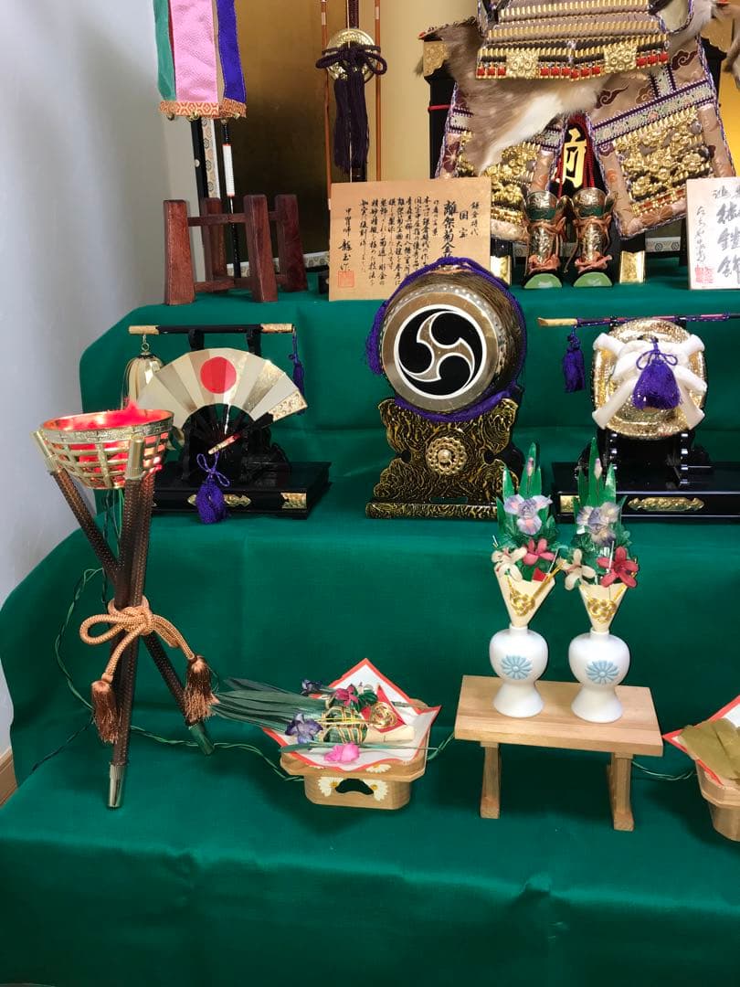 五月人形　鎧，兜　大型3段飾り