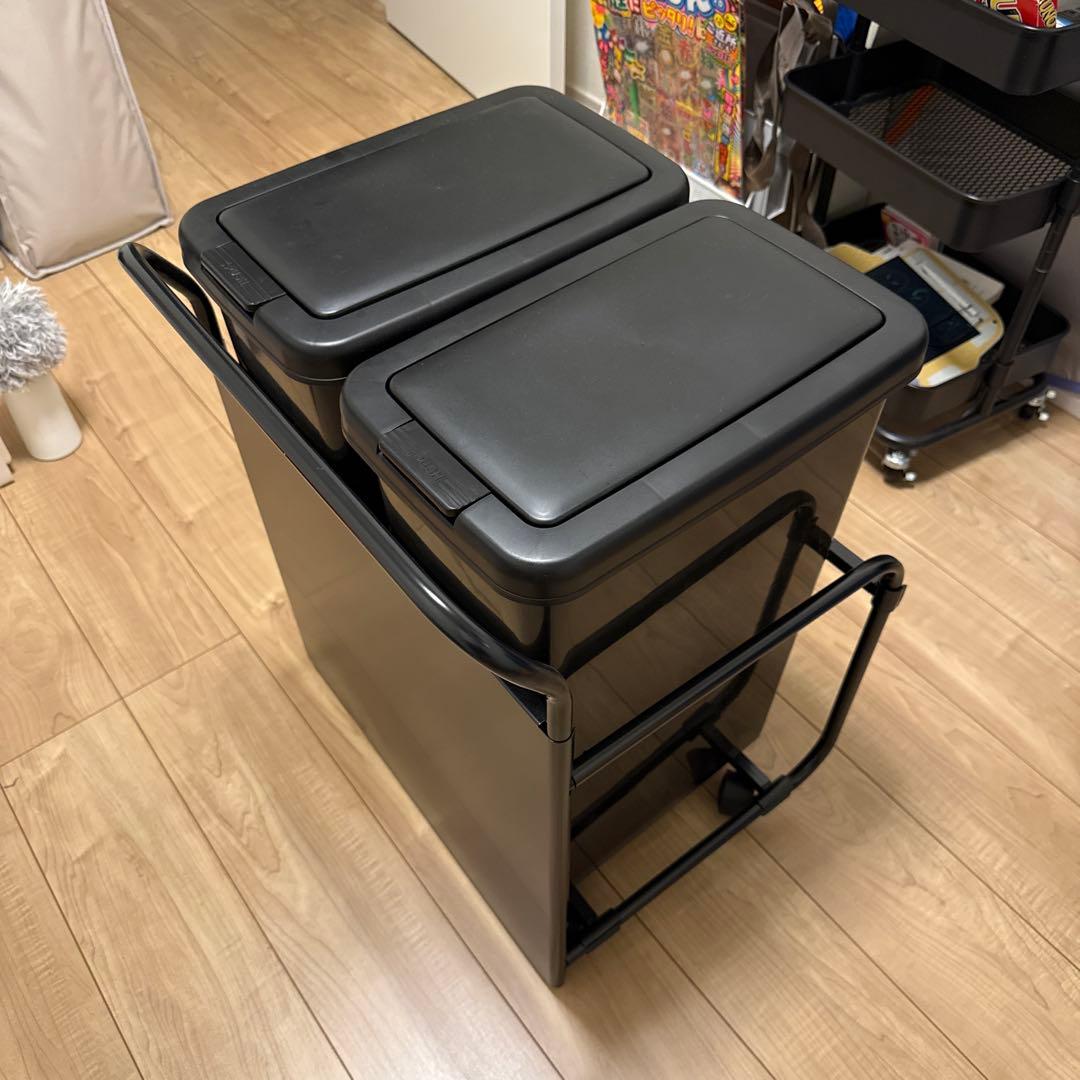 ニトリキャスター付きダストワゴン(ゴミ箱付き)