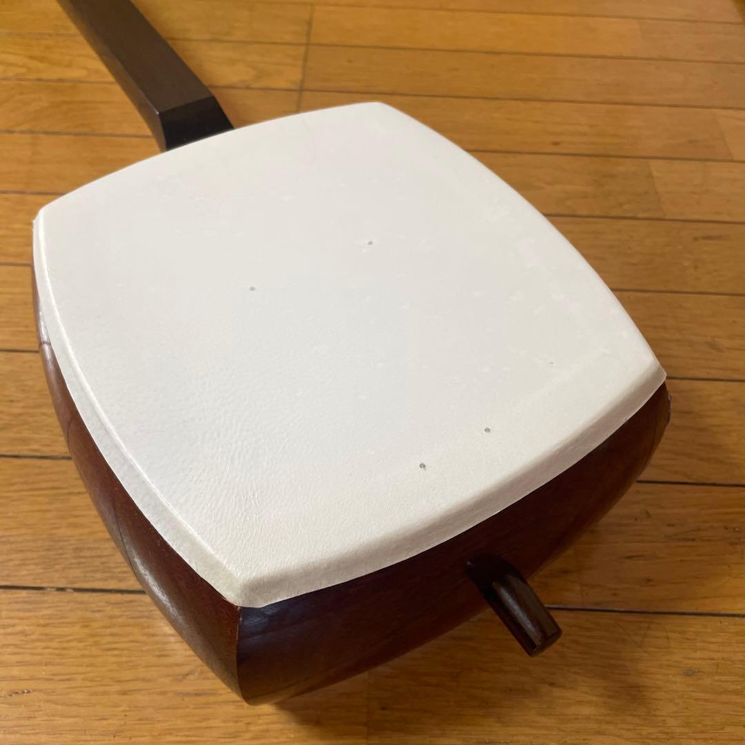 両面新皮張りたて！民謡三味線 ケース付 紫檀 中棹 お稽古に