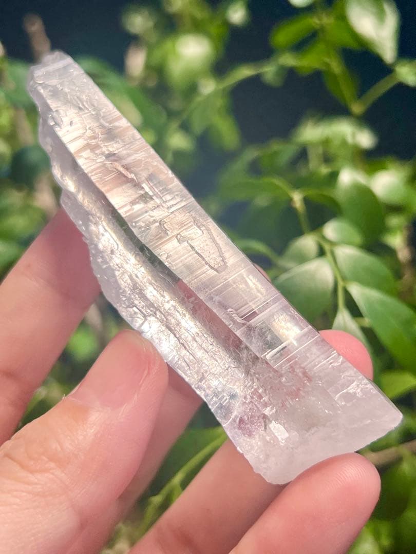 レムリアンシードクリスタル　水晶 ポイント型結晶 原石水晶パワーストーン　瞑想