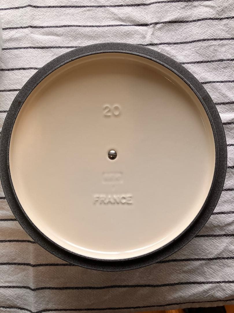 LE CREUSET 20cm ホワイト ココットロンド