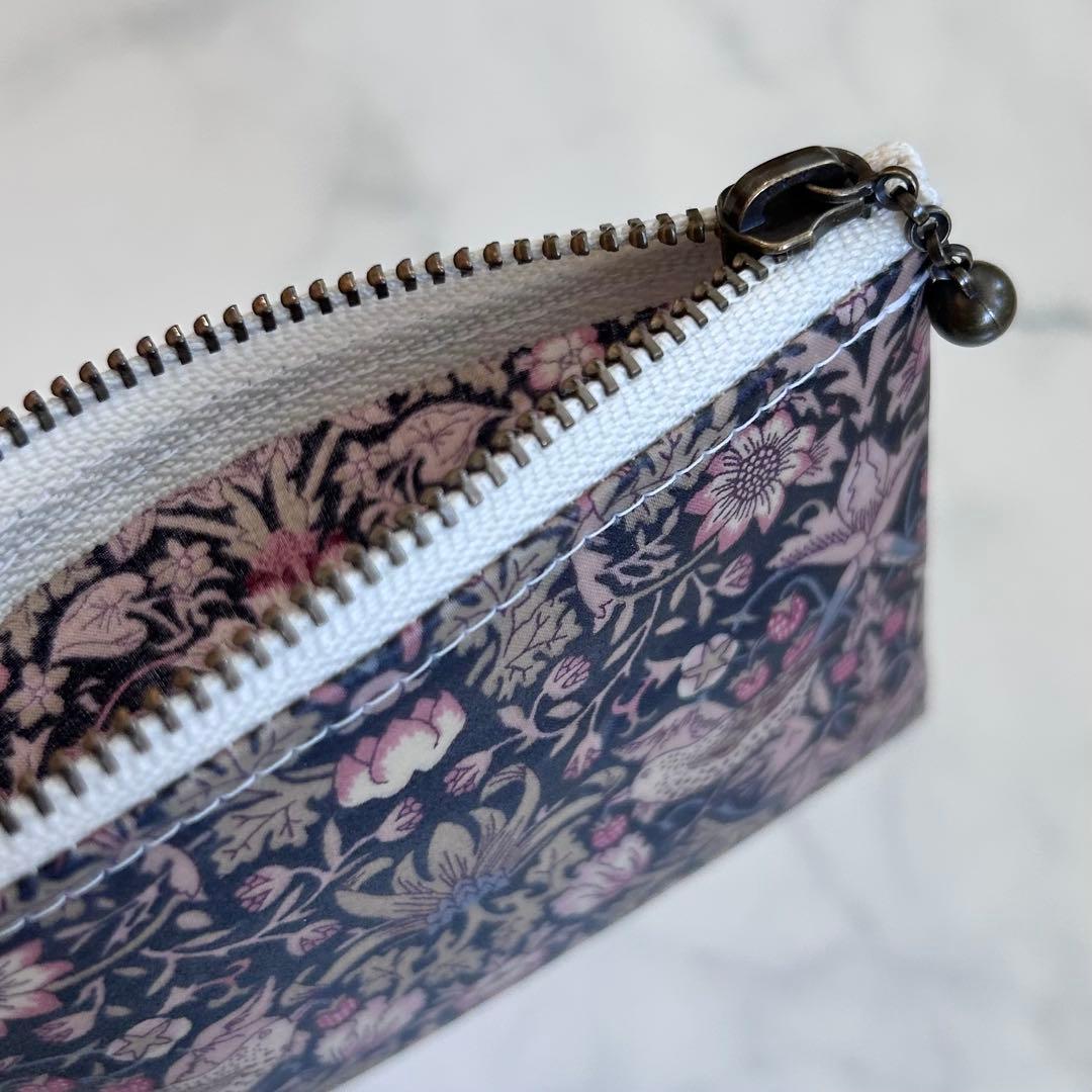 リバティ　ストロベリーシーフ　ピンク　いちご泥棒 カラビナポーチ　カードケース