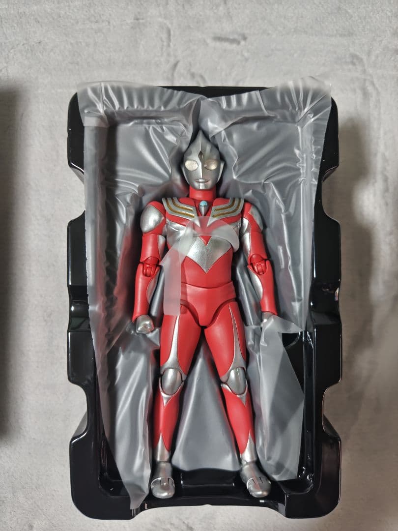 S.H.Figuarts　真骨彫製法　ウルトラマンティガ　パワータイプ