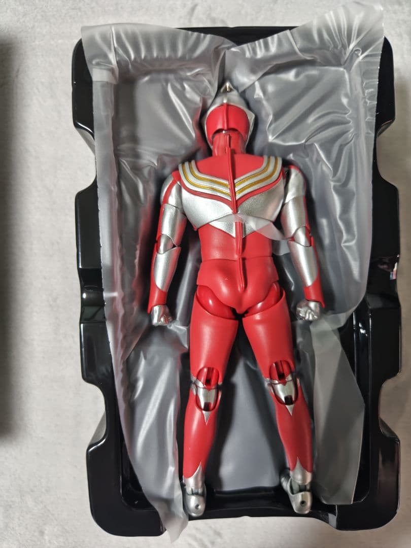 S.H.Figuarts　真骨彫製法　ウルトラマンティガ　パワータイプ