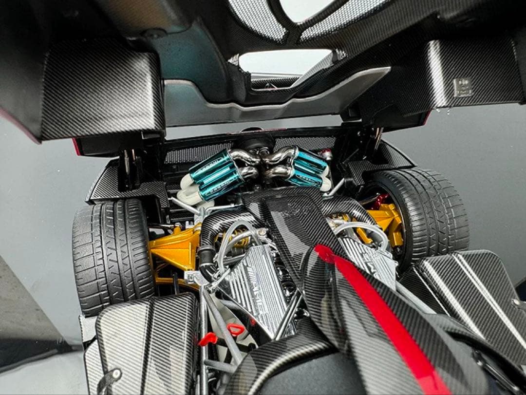 全開閉！Almost Real 1/18 パガーニ ゾンダ ミニカー 当日発送