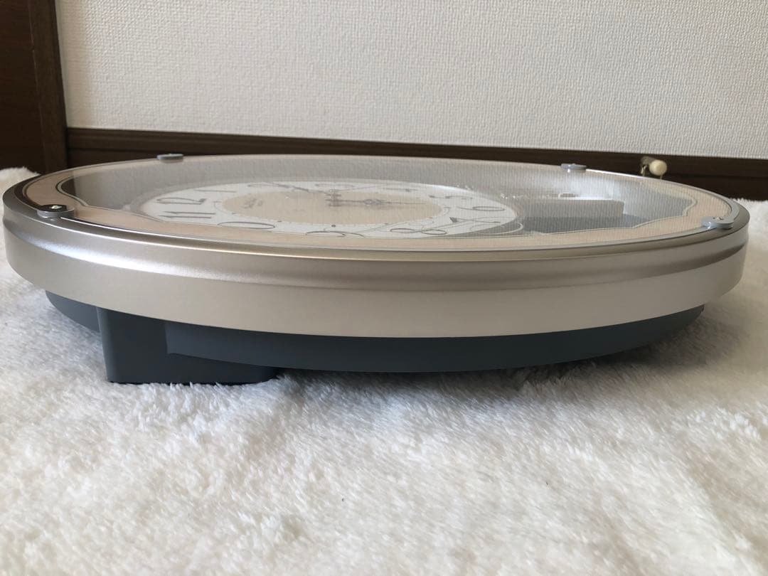 【美品】リズムRHYTHM 電波掛時計　スモールワールドクラッセ