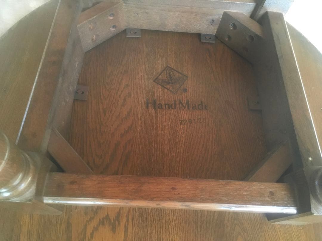 コロニアル丸テーブル　横浜クラシック家具　ノックオンウッド　Hand Made