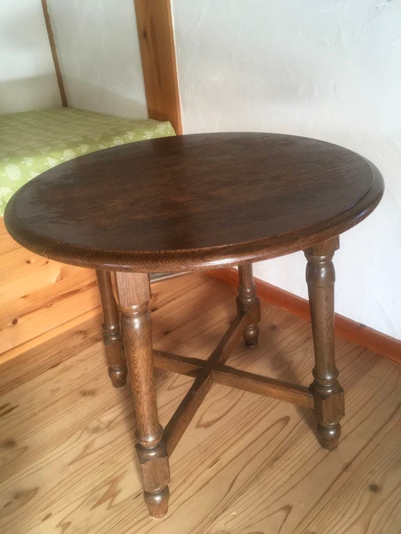 コロニアル丸テーブル　横浜クラシック家具　ノックオンウッド　Hand Made