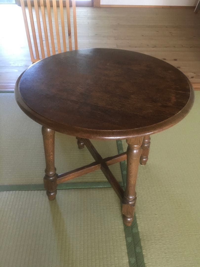 コロニアル丸テーブル　横浜クラシック家具　ノックオンウッド　Hand Made