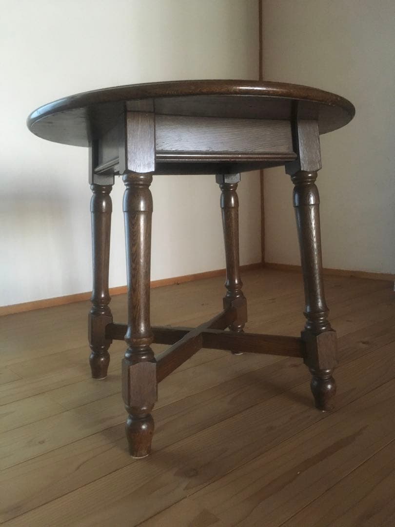 コロニアル丸テーブル　横浜クラシック家具　ノックオンウッド　Hand Made