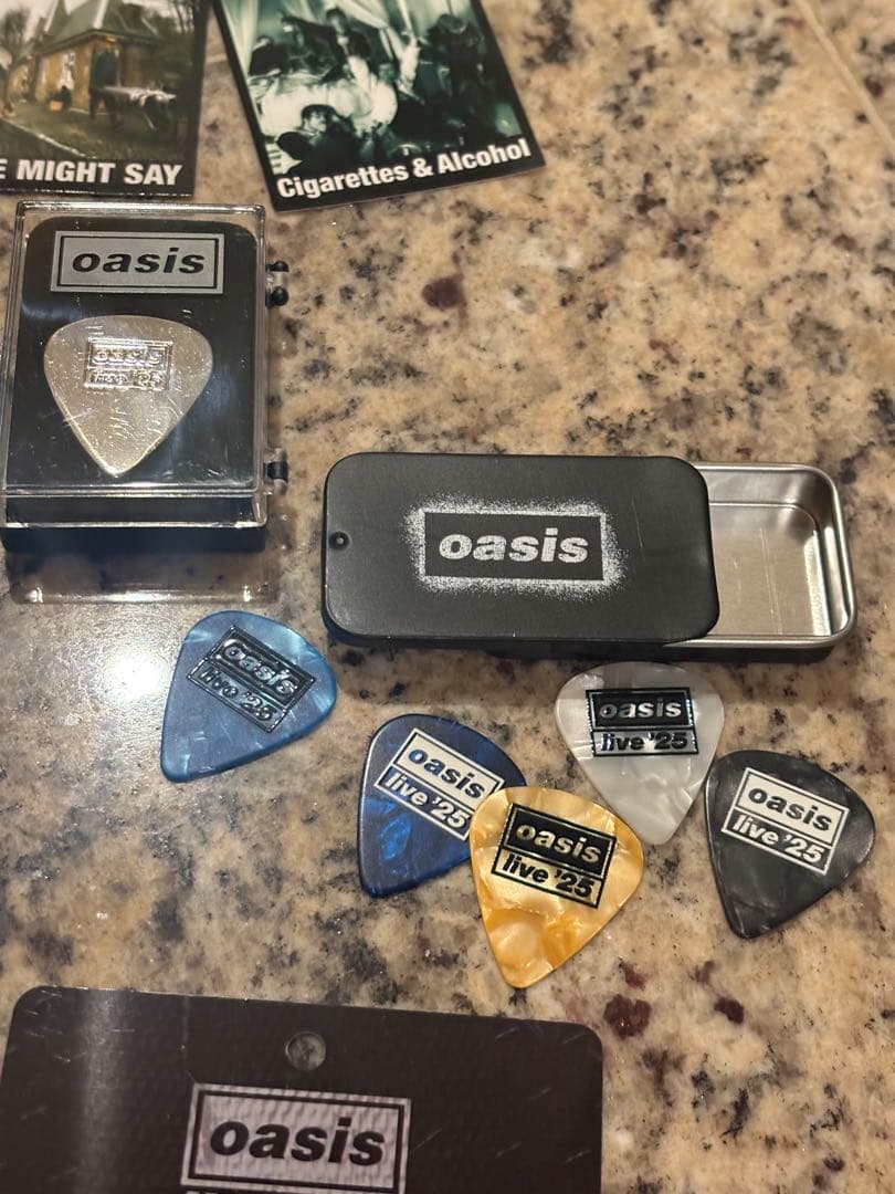 OASIS VIP限定特典 UKツアー cardiff オアシスLIVE25 - メルカリ