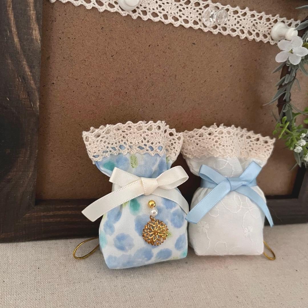 2410-23 ミニストラップサシェ 香り袋 2個組 ミモザ柄＊刺繍レース 水色