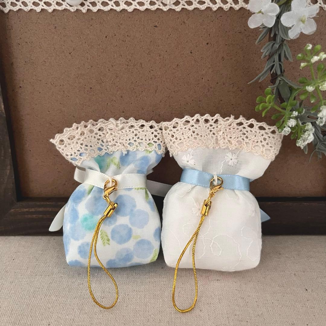 2410-23 ミニストラップサシェ 香り袋 2個組 ミモザ柄＊刺繍レース 水色