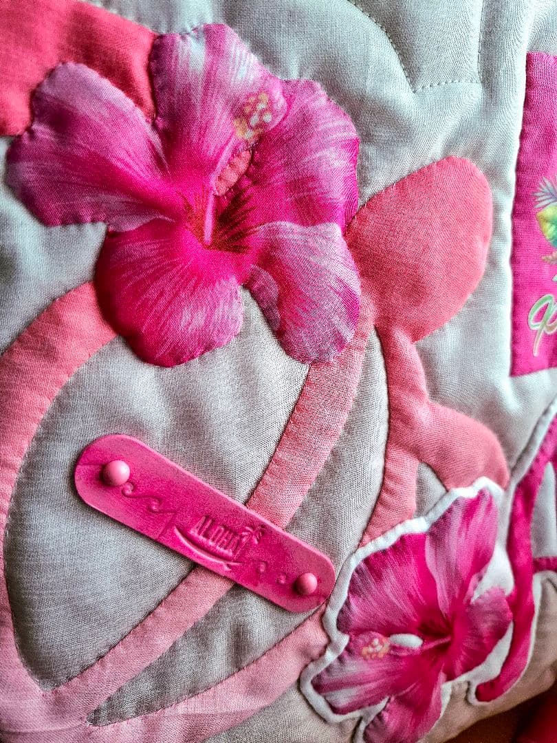 ♡ハワイアンキルト　バッグ　2WAYファスナー　ピンク　革タグチャーム♡